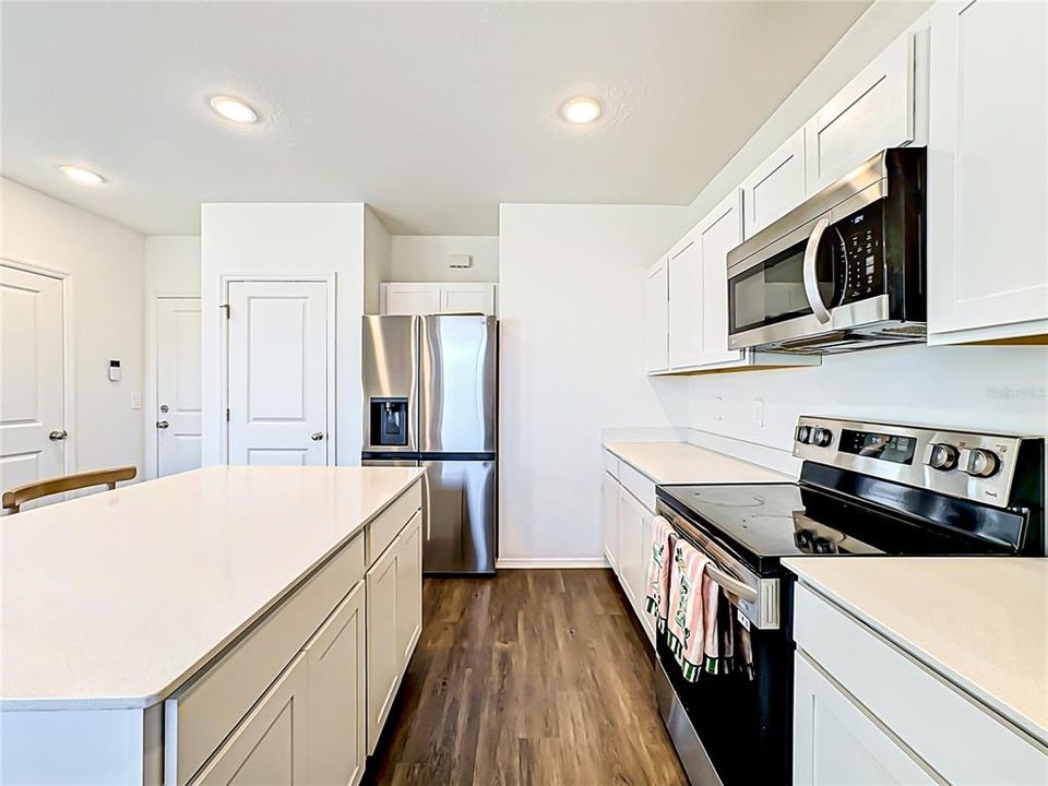 В аренду: $2,975 (4 спален, 2 ванн, 2152 Квадратных фут)