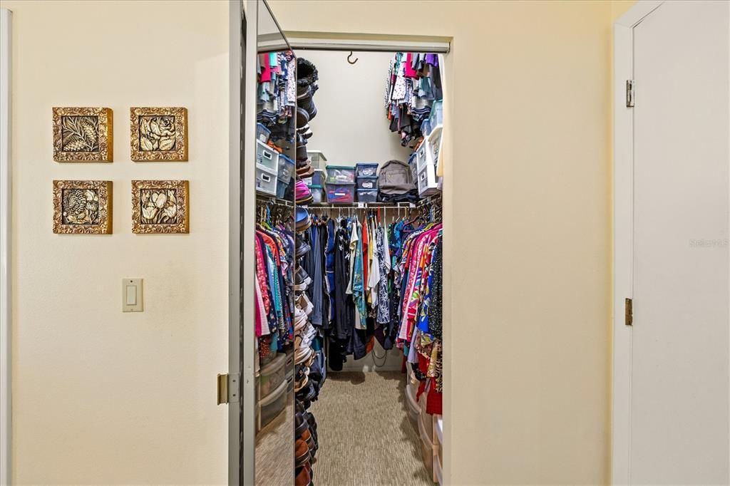 For Sale: $335,000 (2 beds, 2 baths, 1217 Square Feet)