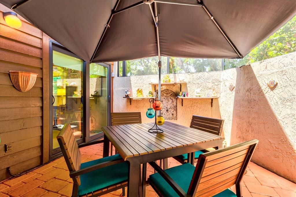 For Sale: $335,000 (2 beds, 2 baths, 1217 Square Feet)