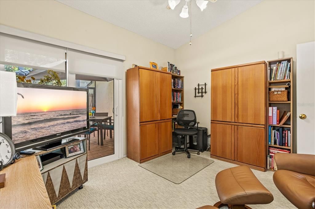 For Sale: $335,000 (2 beds, 2 baths, 1217 Square Feet)