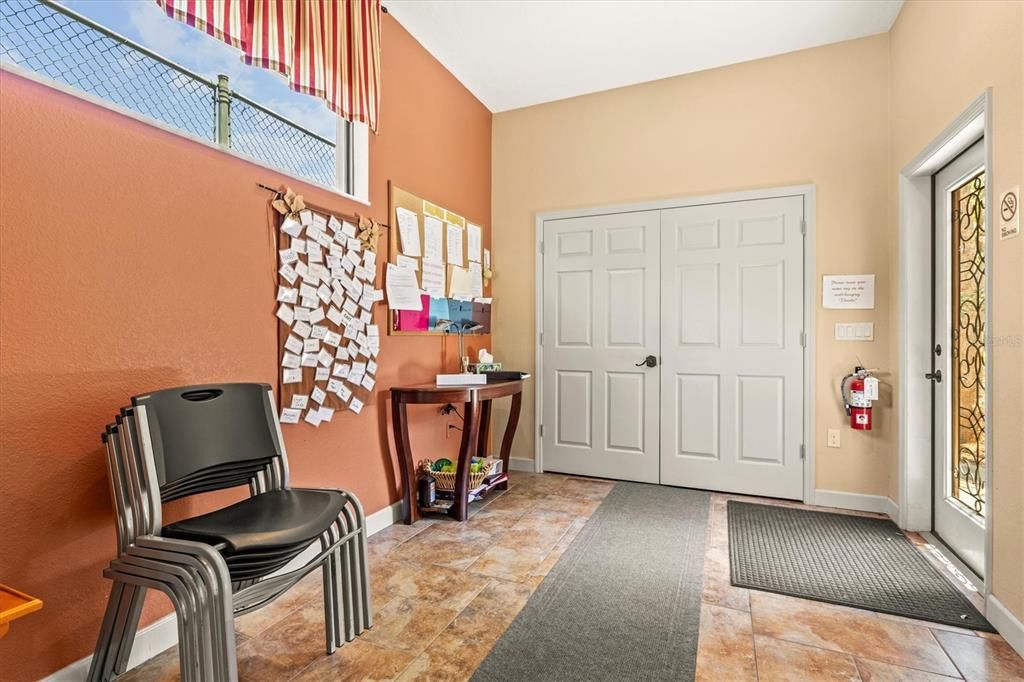 For Sale: $335,000 (2 beds, 2 baths, 1217 Square Feet)