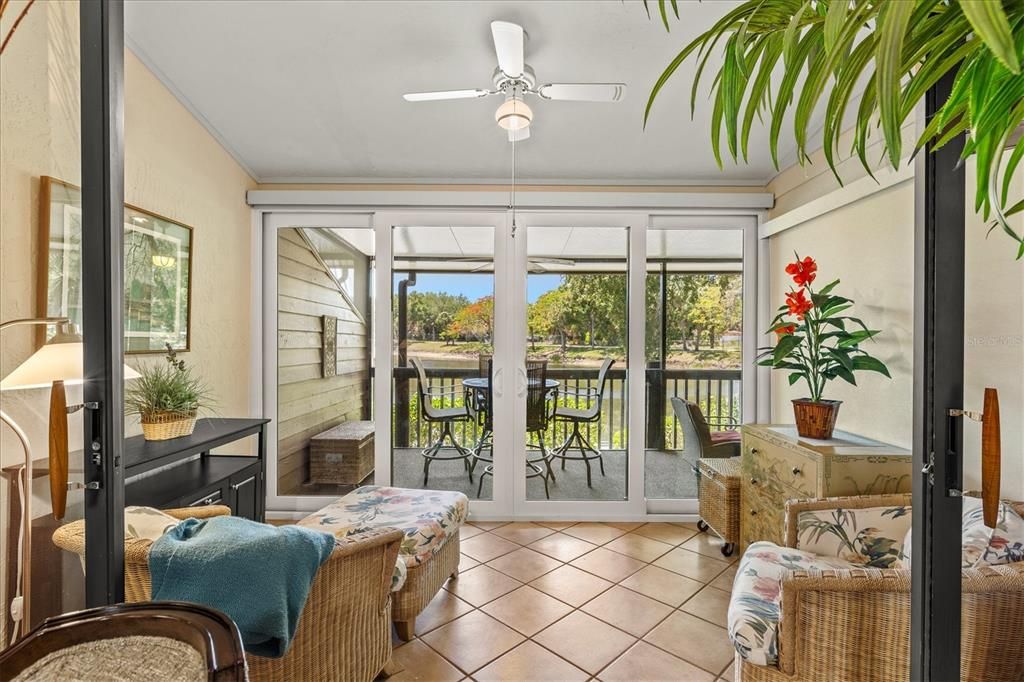 For Sale: $335,000 (2 beds, 2 baths, 1217 Square Feet)