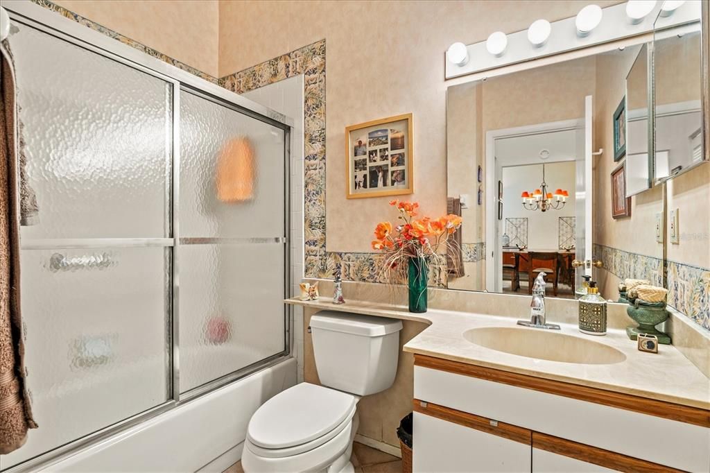 For Sale: $335,000 (2 beds, 2 baths, 1217 Square Feet)
