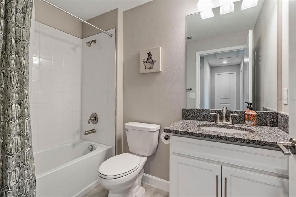 For Sale: $275,000 (2 beds, 2 baths, 1747 Square Feet)