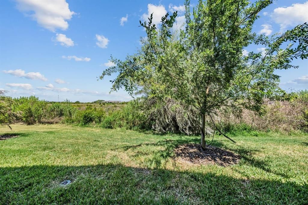 For Sale: $275,000 (2 beds, 2 baths, 1747 Square Feet)