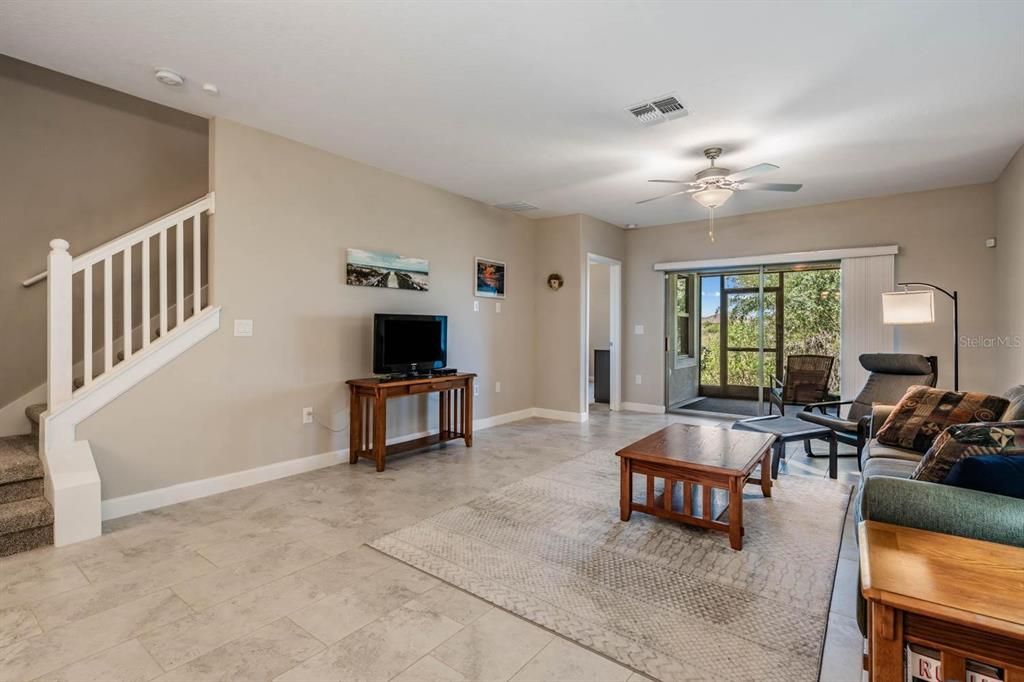 For Sale: $275,000 (2 beds, 2 baths, 1747 Square Feet)