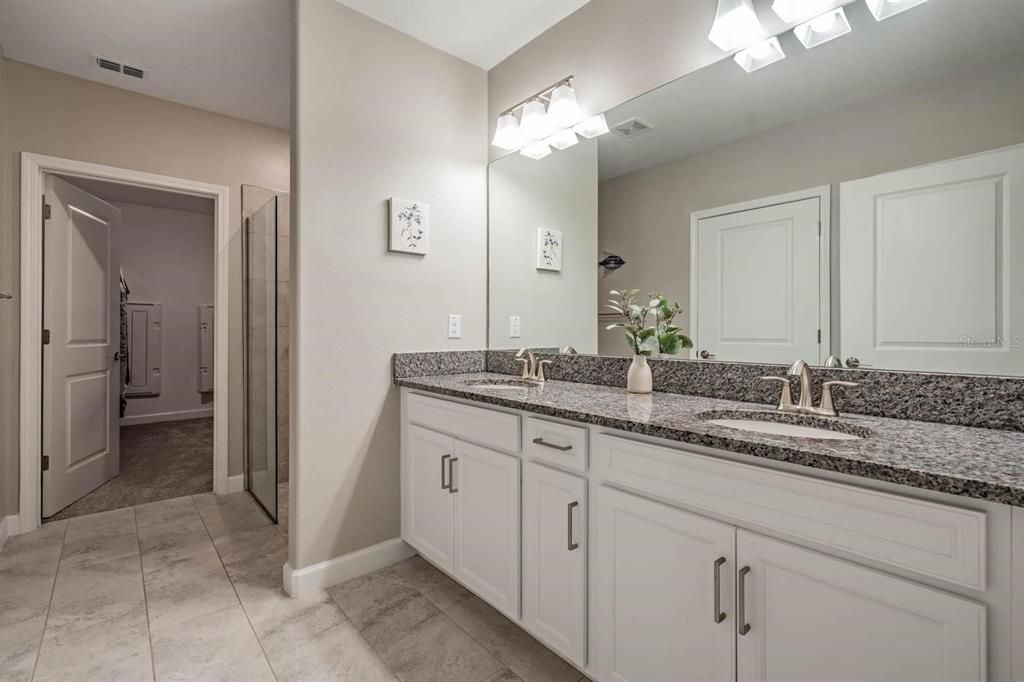 For Sale: $275,000 (2 beds, 2 baths, 1747 Square Feet)