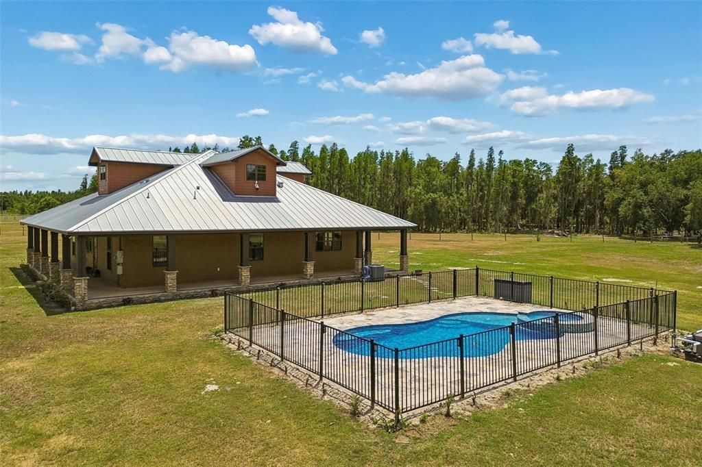 En Venta: $998,000 (3 camas, 2 baños, 2116 Pies cuadrados)