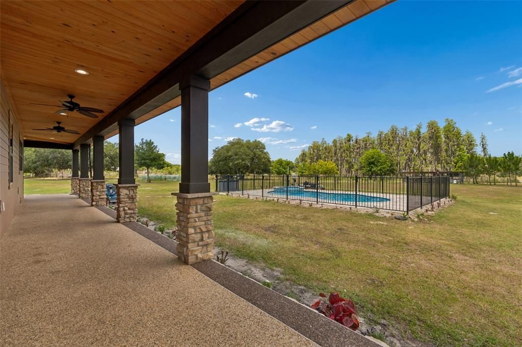 En Venta: $998,000 (3 camas, 2 baños, 2116 Pies cuadrados)