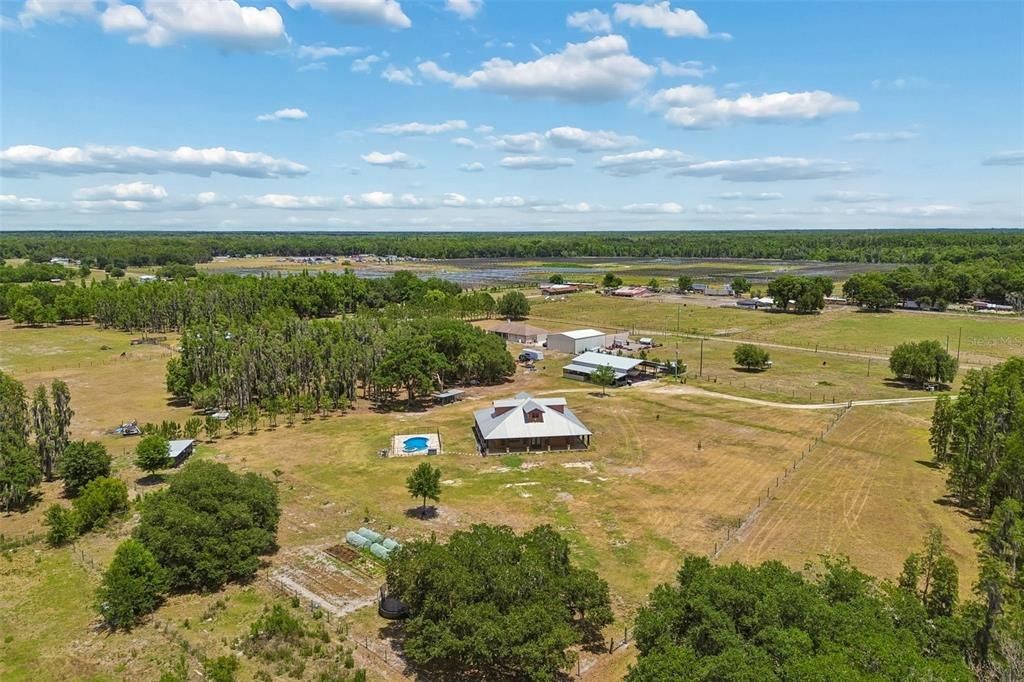 En Venta: $998,000 (3 camas, 2 baños, 2116 Pies cuadrados)