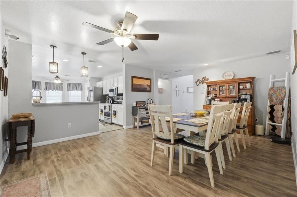 For Sale: $575,000 (4 beds, 2 baths, 2278 Square Feet)