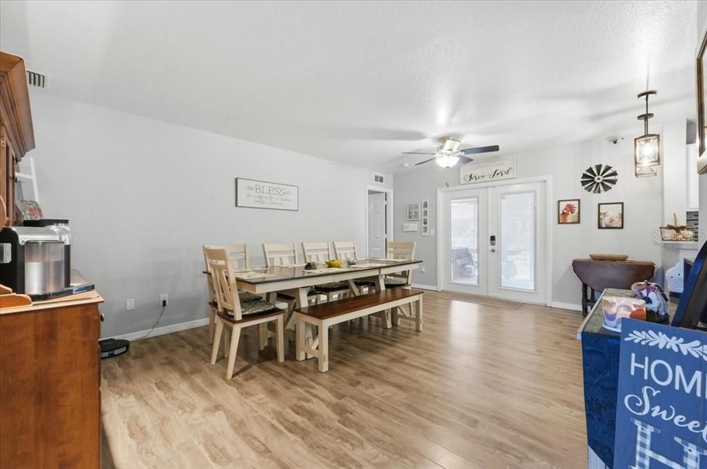 For Sale: $575,000 (4 beds, 2 baths, 2278 Square Feet)