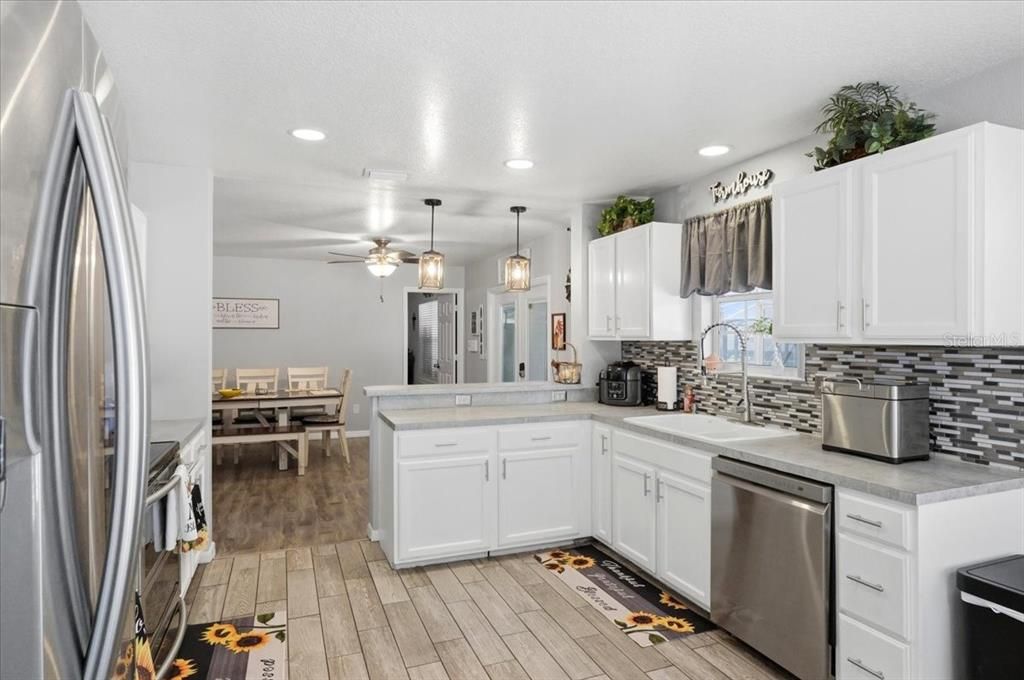 For Sale: $575,000 (4 beds, 2 baths, 2278 Square Feet)