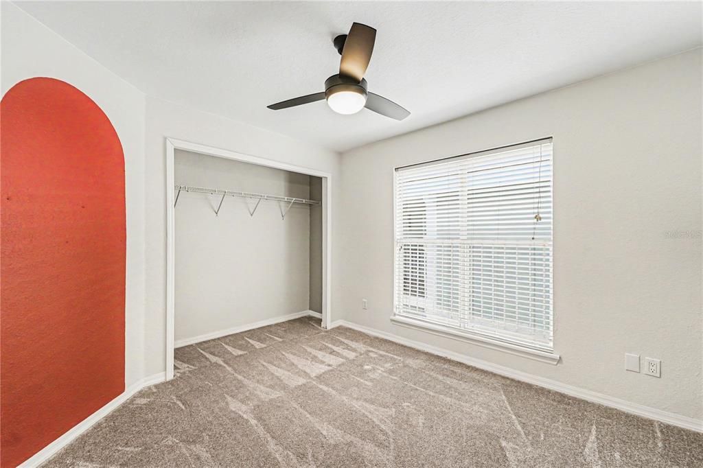 Activo con contrato: $360,000 (4 camas, 2 baños, 1724 Pies cuadrados)