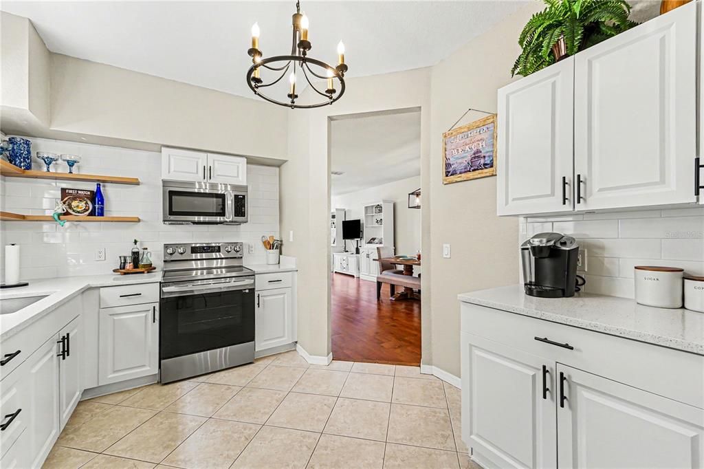 Activo con contrato: $360,000 (4 camas, 2 baños, 1724 Pies cuadrados)