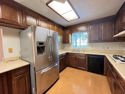 For Rent: $2,500 (4 beds, 3 baths, 3021 Square Feet)