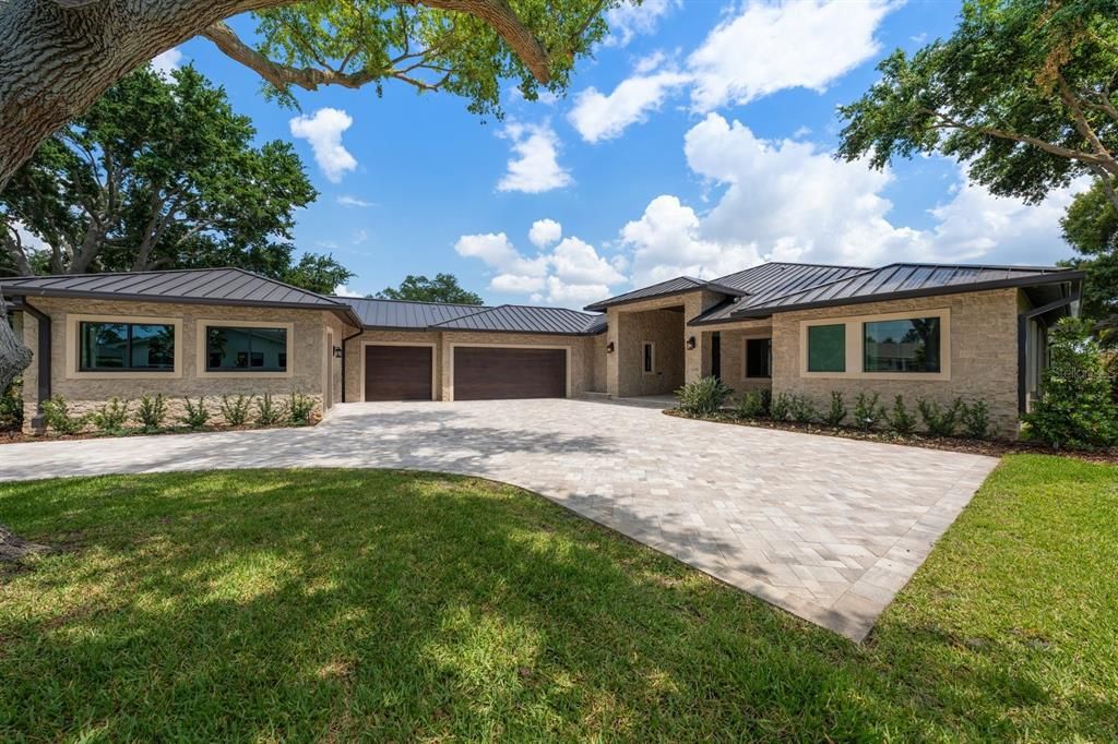 For Sale: $4,999,000 (5 beds, 4 baths, 3850 Square Feet)