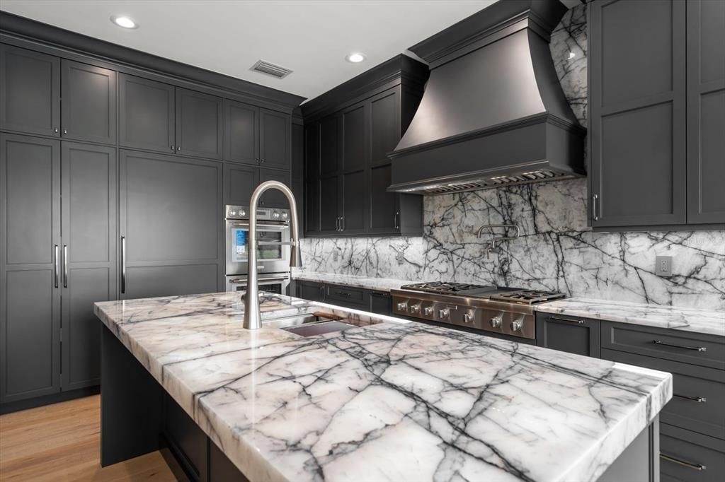 For Sale: $4,999,000 (5 beds, 4 baths, 3850 Square Feet)