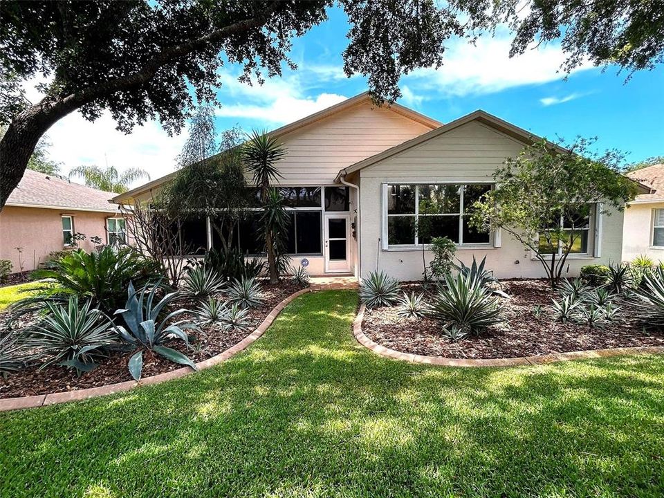 For Sale: $399,000 (3 beds, 2 baths, 1929 Square Feet)