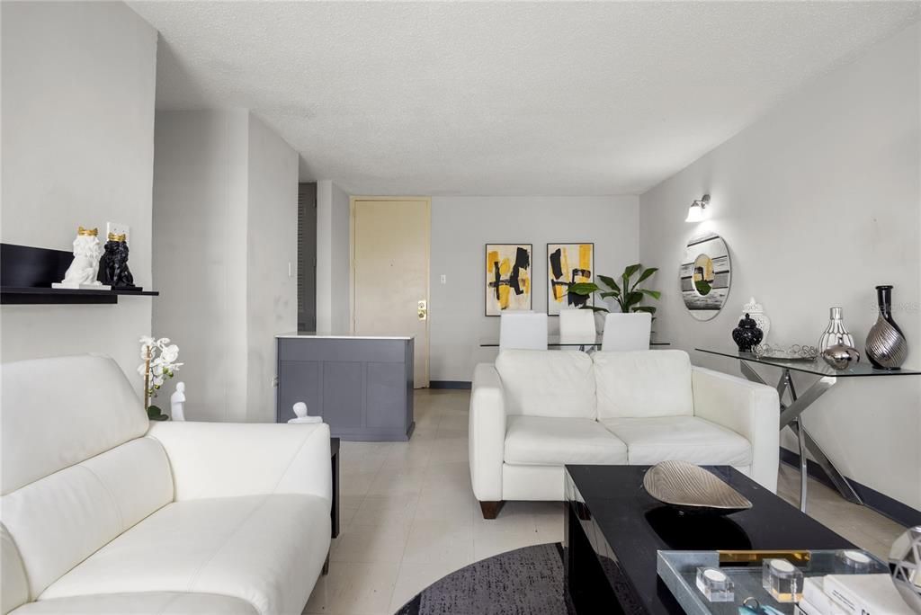 Active With Contract: $119,000 (3 beds, 1 baths, 919 Square Feet)
