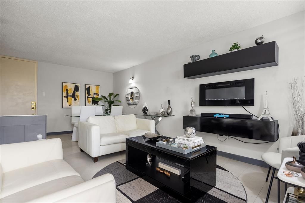 Active With Contract: $119,000 (3 beds, 1 baths, 919 Square Feet)