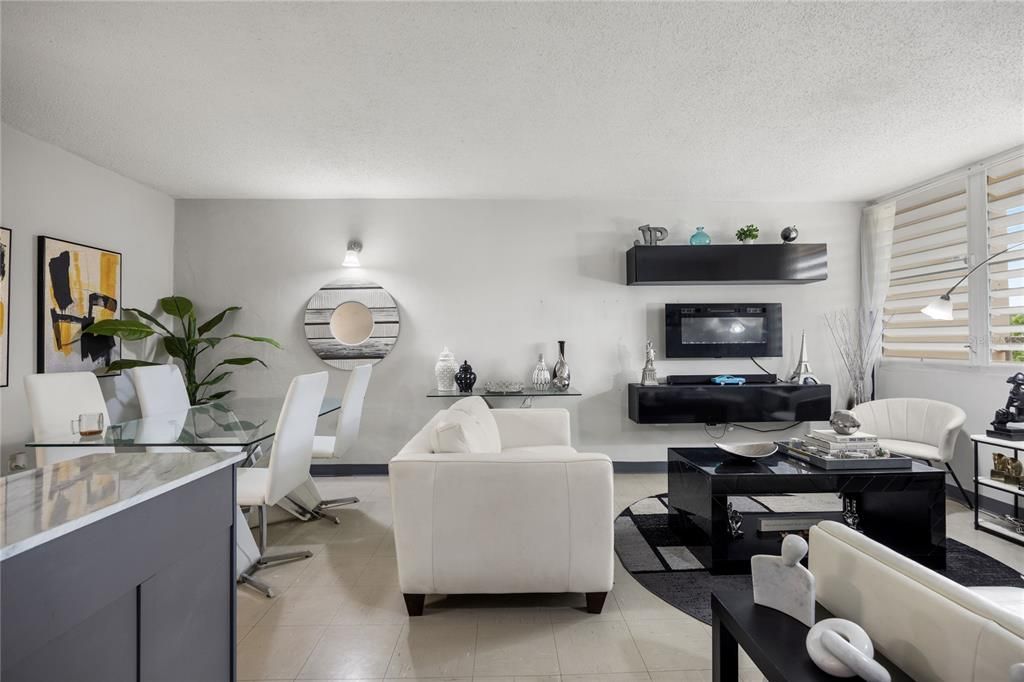 Active With Contract: $119,000 (3 beds, 1 baths, 919 Square Feet)
