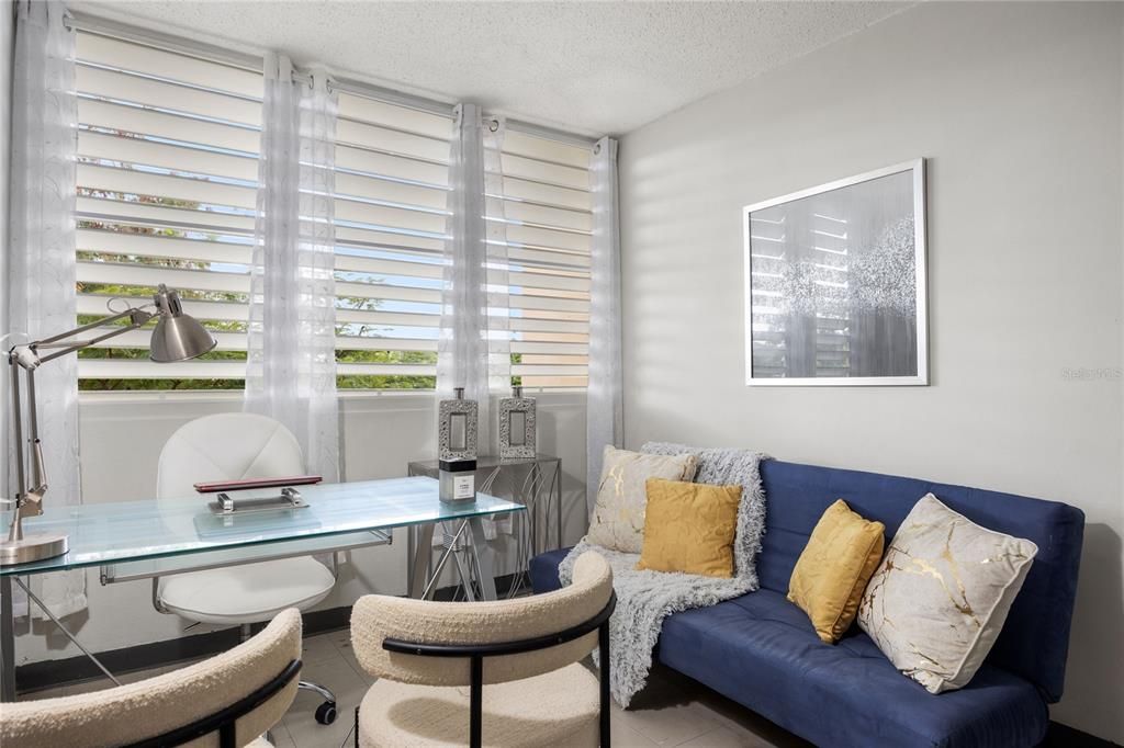 Active With Contract: $119,000 (3 beds, 1 baths, 919 Square Feet)