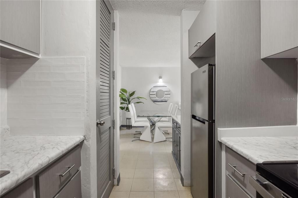 Active With Contract: $119,000 (3 beds, 1 baths, 919 Square Feet)