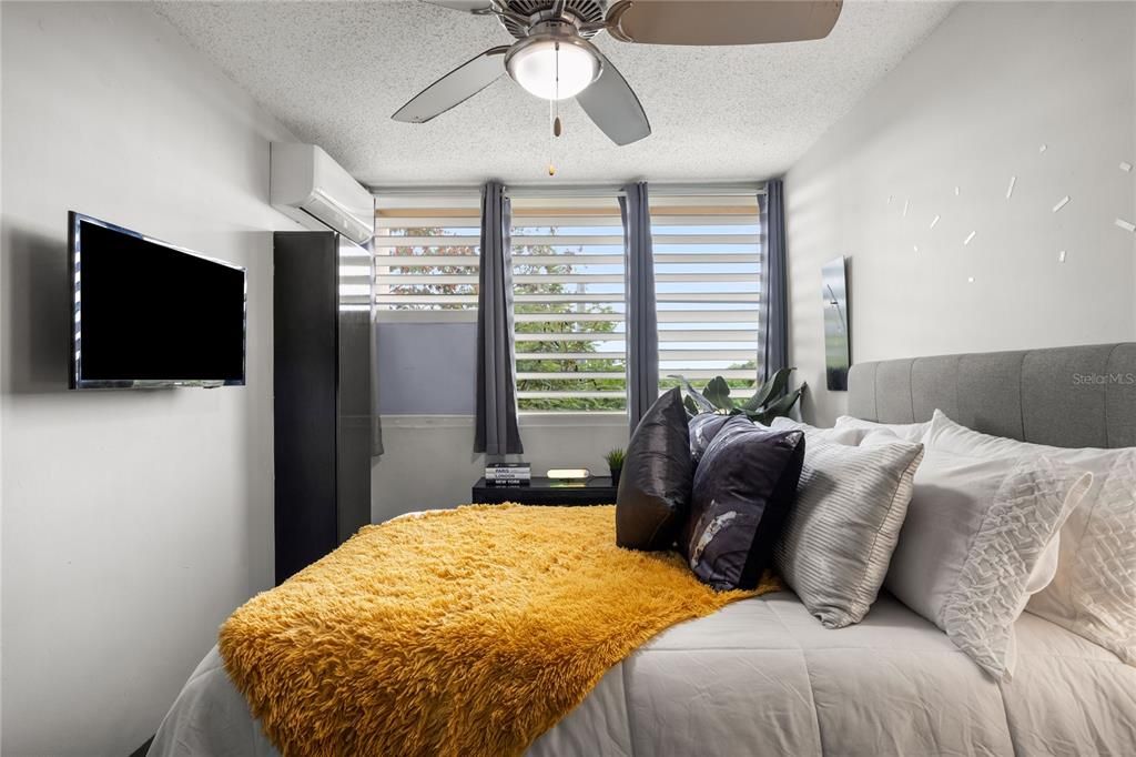 Active With Contract: $119,000 (3 beds, 1 baths, 919 Square Feet)