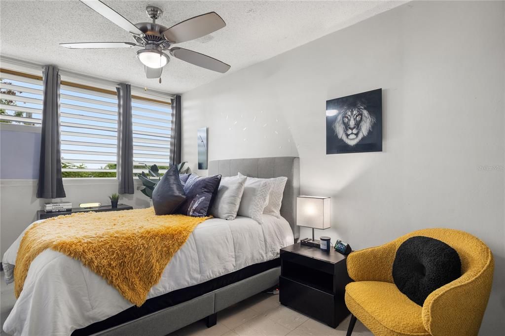 Active With Contract: $119,000 (3 beds, 1 baths, 919 Square Feet)