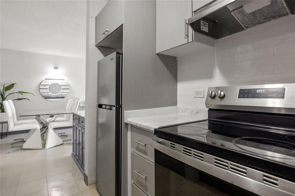 Active With Contract: $119,000 (3 beds, 1 baths, 919 Square Feet)
