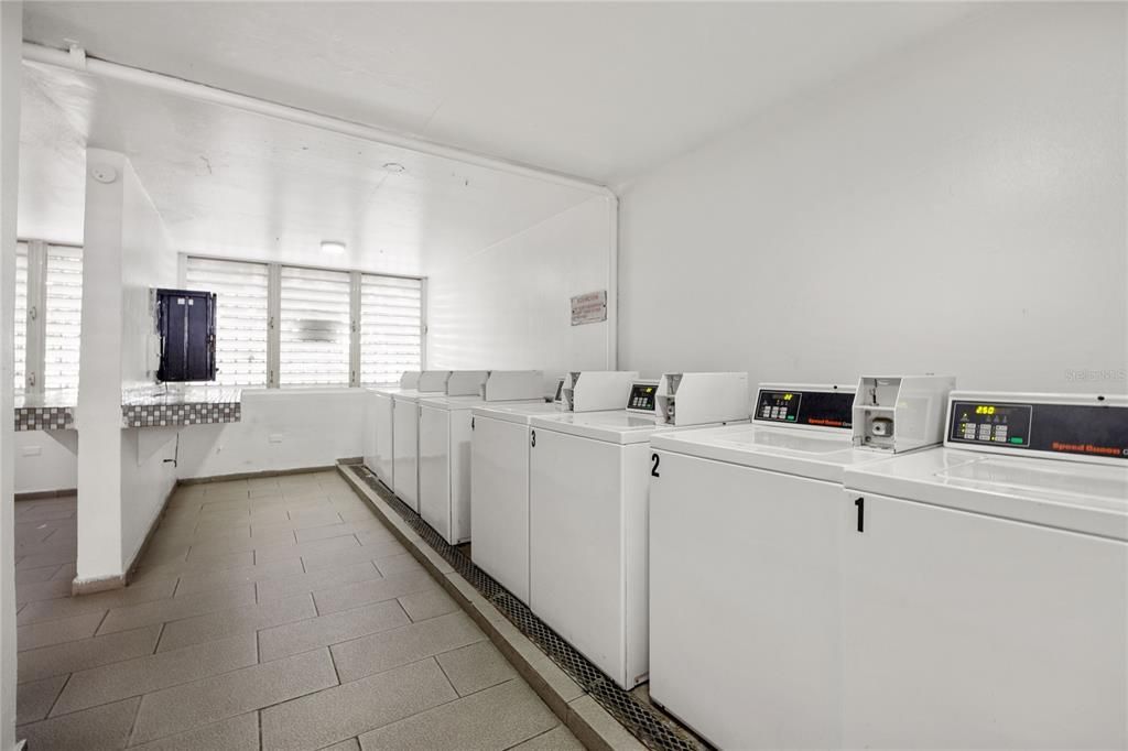 Active With Contract: $119,000 (3 beds, 1 baths, 919 Square Feet)