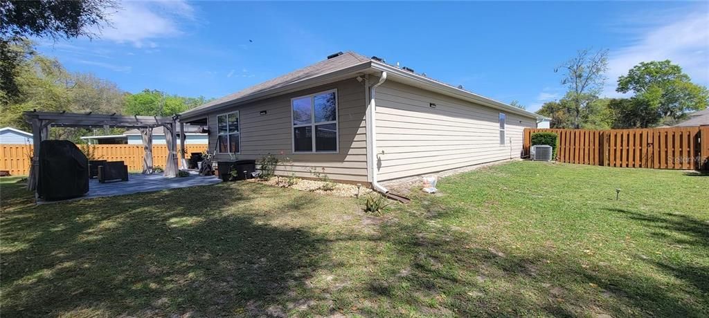 For Rent: $2,400 (4 beds, 2 baths, 2296 Square Feet)