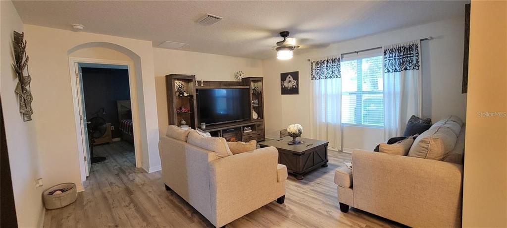For Rent: $2,400 (4 beds, 2 baths, 2296 Square Feet)