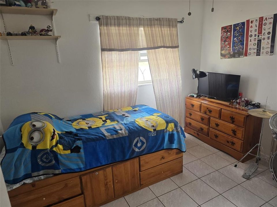 En Venta: $355,000 (4 camas, 2 baños, 1619 Pies cuadrados)