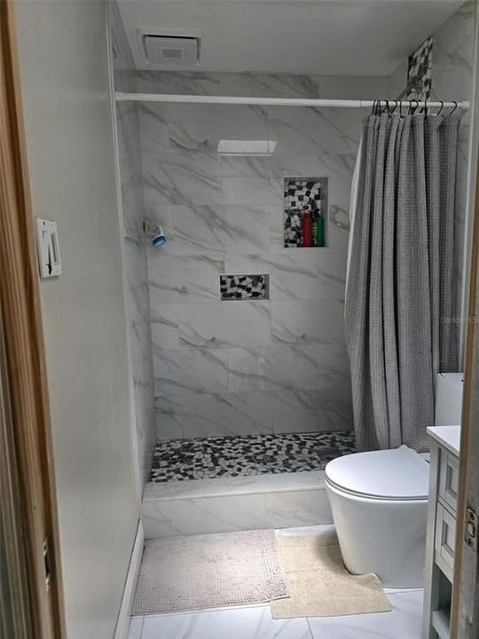 En Venta: $355,000 (4 camas, 2 baños, 1619 Pies cuadrados)