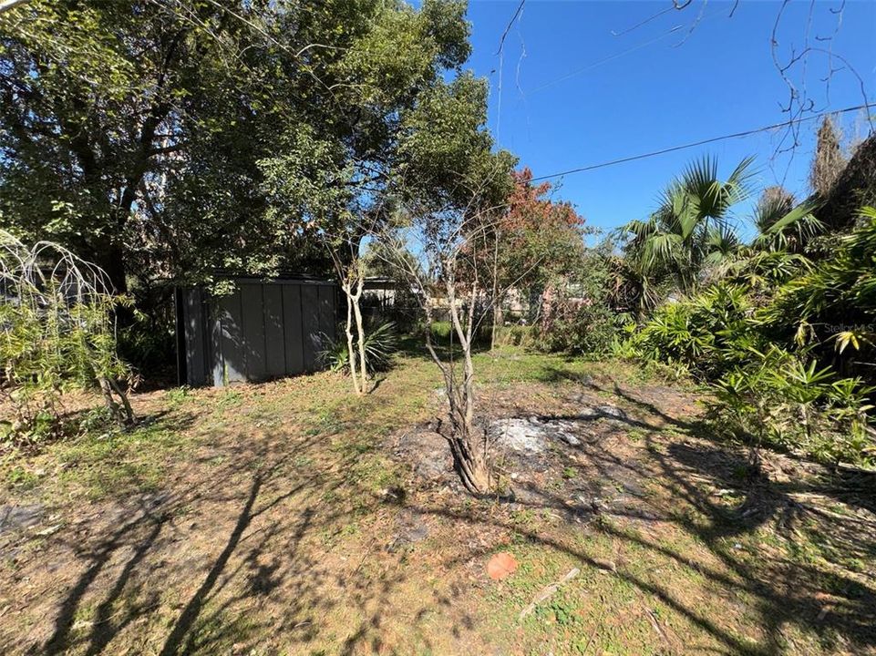 For Sale: $130,000 (3 beds, 1 baths, 864 Square Feet)