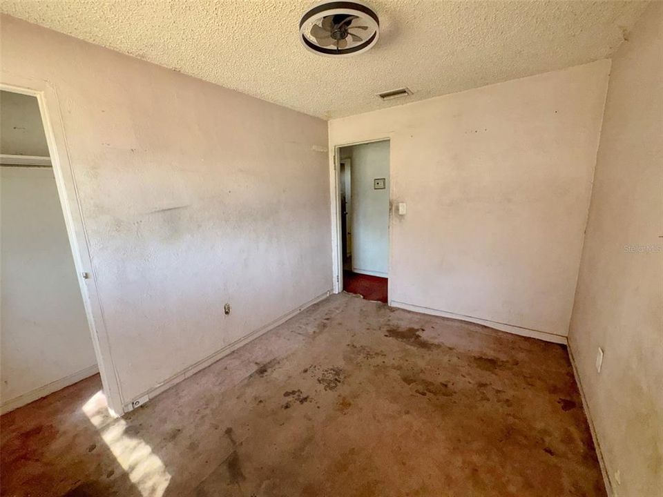 For Sale: $130,000 (3 beds, 1 baths, 864 Square Feet)