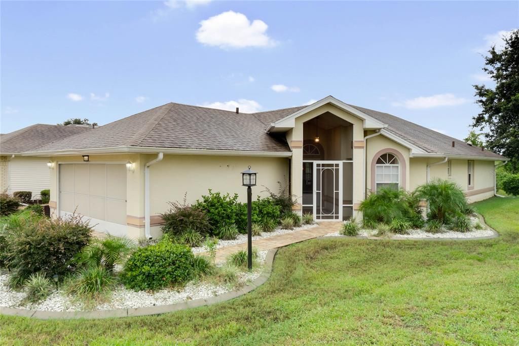 For Rent: $2,100 (3 beds, 2 baths, 1430 Square Feet)