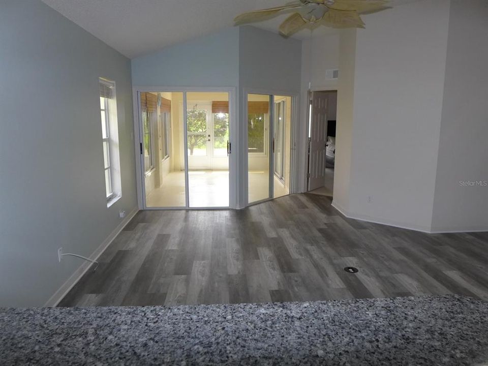For Rent: $2,100 (3 beds, 2 baths, 1430 Square Feet)