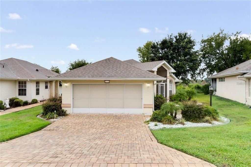 For Rent: $2,100 (3 beds, 2 baths, 1430 Square Feet)