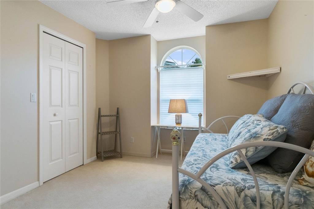 For Rent: $2,100 (3 beds, 2 baths, 1430 Square Feet)