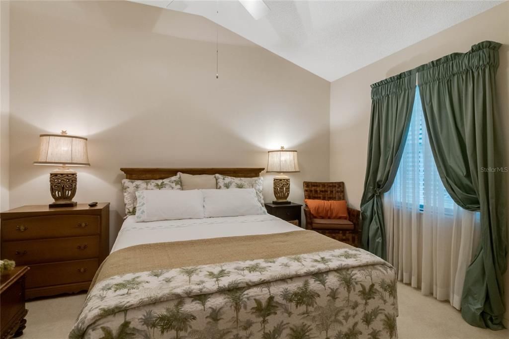 For Rent: $2,100 (3 beds, 2 baths, 1430 Square Feet)