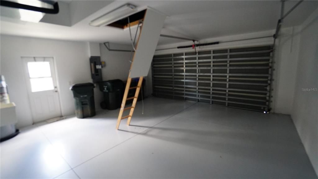Active With Contract: $215,000 (3 beds, 2 baths, 1256 Square Feet)