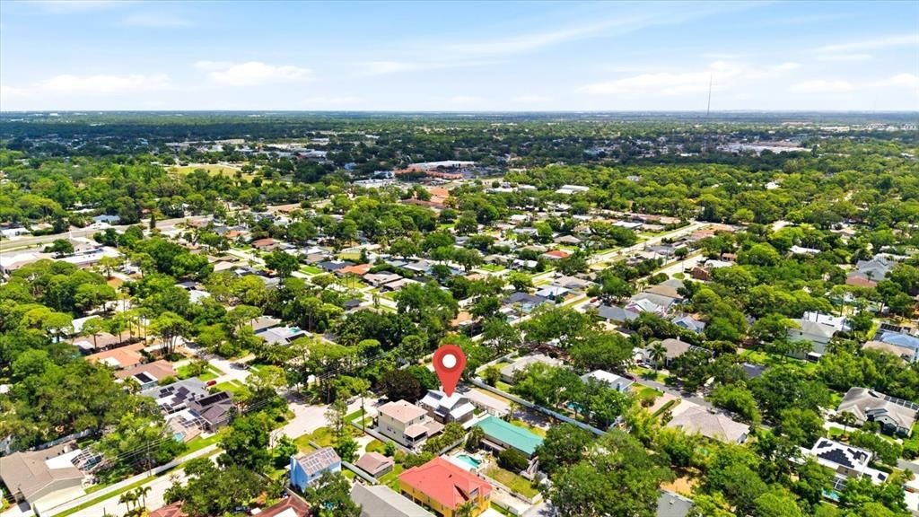 Под контрактом: $729,900 (4 спален, 2 ванн, 2010 Квадратных фут)