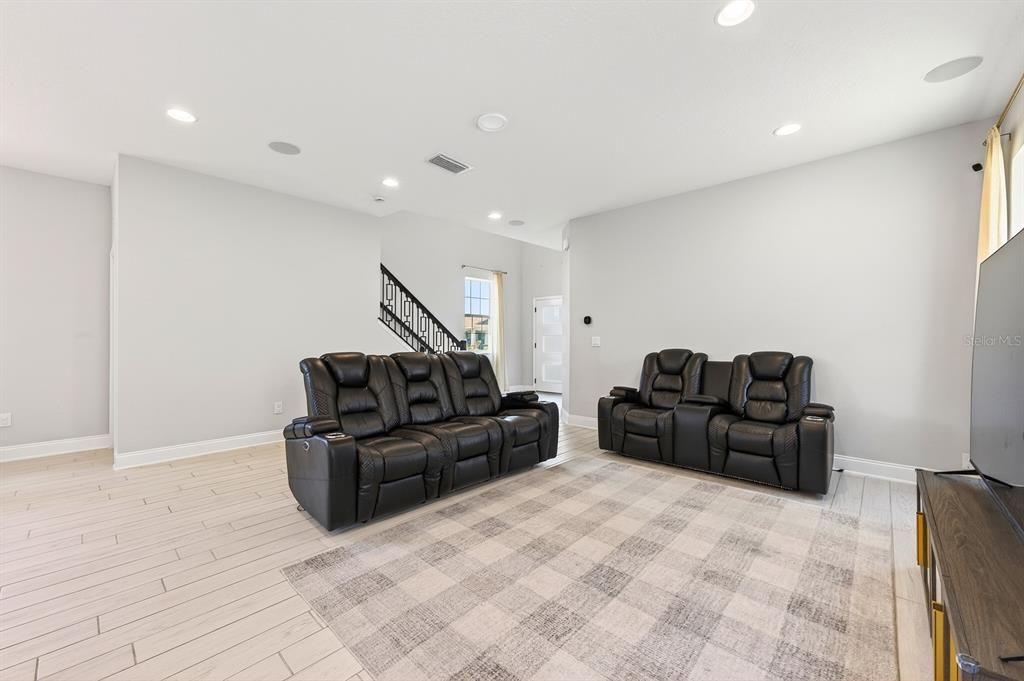 En Venta: $499,000 (4 camas, 3 baños, 2889 Pies cuadrados)