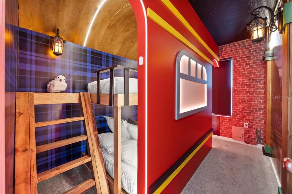 En Venta: $899,900 (8 camas, 4 baños, 2987 Pies cuadrados)