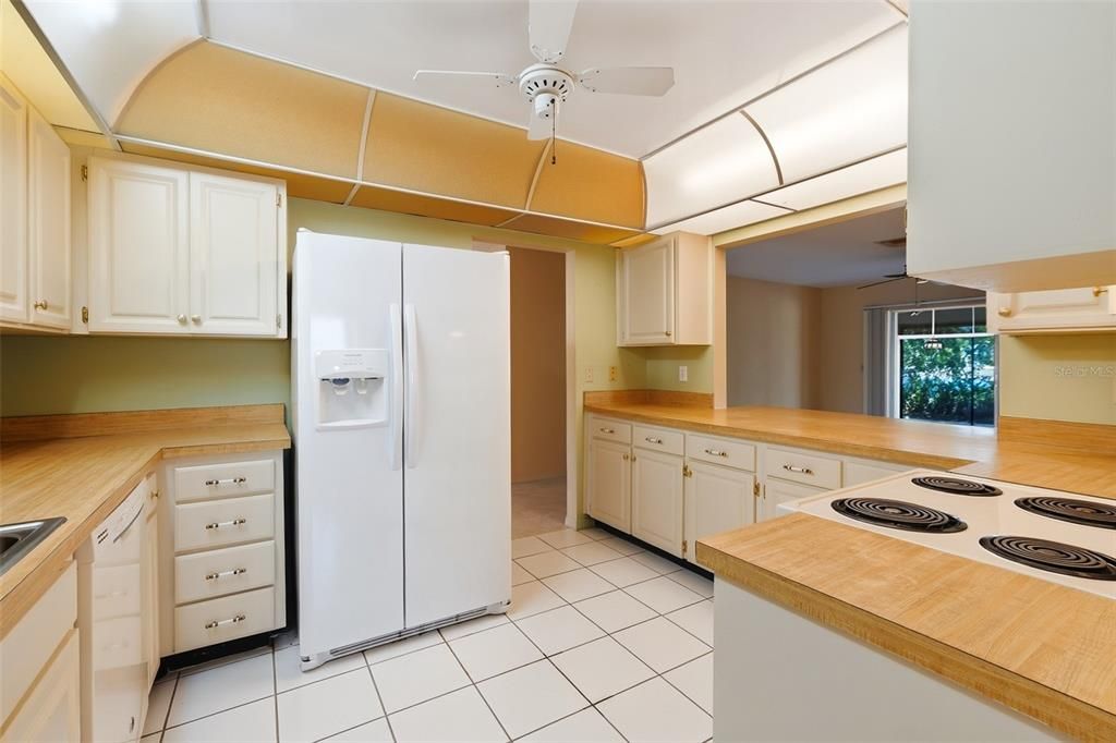 For Sale: $245,000 (2 beds, 2 baths, 1756 Square Feet)