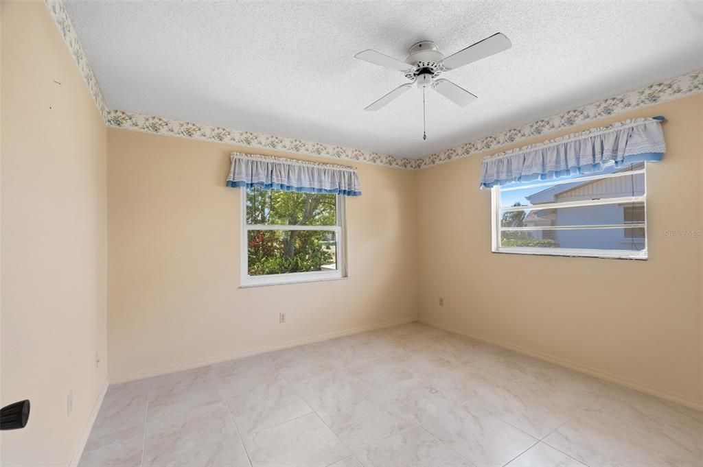 For Sale: $245,000 (2 beds, 2 baths, 1756 Square Feet)