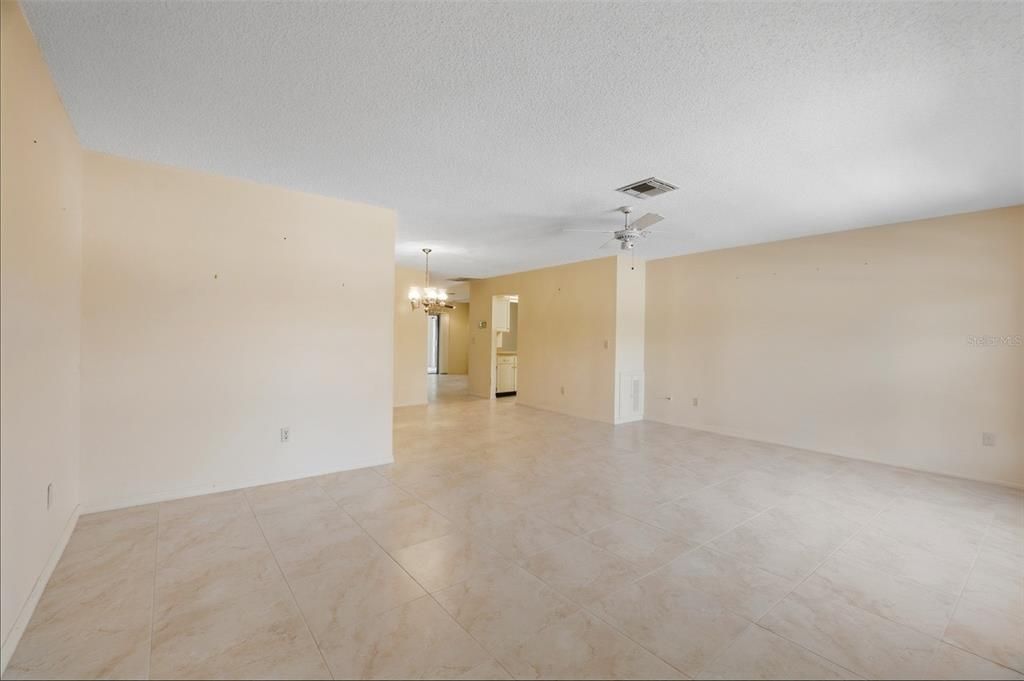 For Sale: $245,000 (2 beds, 2 baths, 1756 Square Feet)
